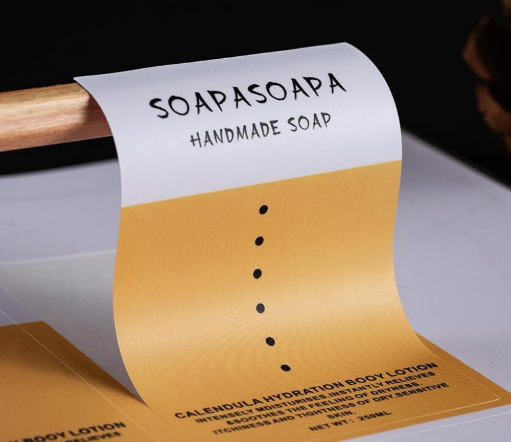 Carta adesiva impermeabile in  - Label Maker recensione e prezzo